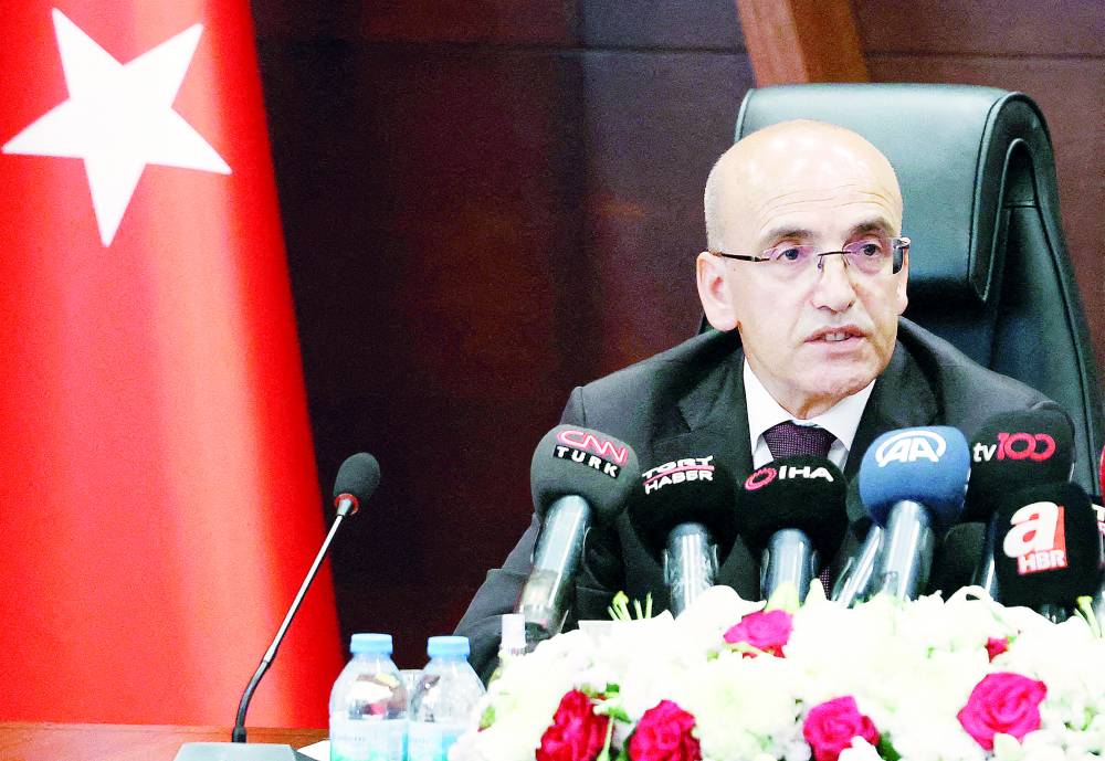 وزير المالية التركي: مستعدون للتحرك سريعاً للحفاظ على استقرار الأسواق وزير المالية التركي: مستعدون للتحرك سريعاً للحفاظ على استقرار الأسواق