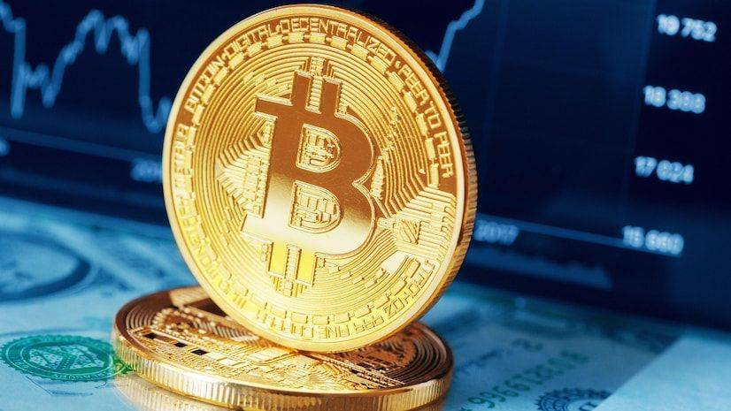 «بيتكوين» تقفز فوق 103 آلاف دولار بارتفاع 4% «بيتكوين» تقفز فوق 103 آلاف دولار بارتفاع 4%