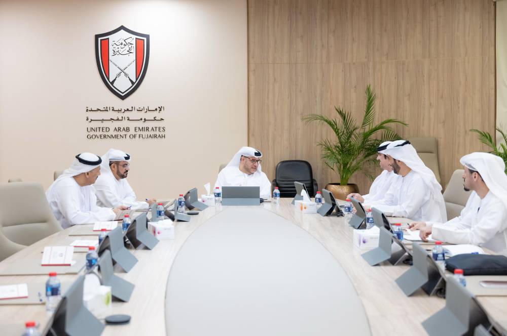 «مدير الديوان بالفجيرة» يبحث منظومة النقل مع وفد «الطاقة» «مدير الديوان بالفجيرة» يبحث منظومة النقل مع وفد «الطاقة»