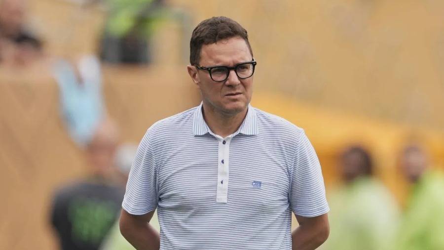 محمد أمين بنهاشم مدرب الوداد المغربي محمد أمين بنهاشم مدرب الوداد المغربي