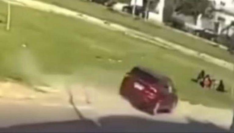 حادث مروّع في مصر.. سيدة تدهس 5 أفراد من أسرة واحدة حادث مروّع في مصر.. سيدة تدهس 5 أفراد من أسرة واحدة
