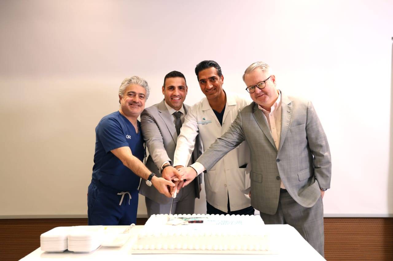 إنجاز عالمي بتطبيق الجيل الثاني من الجراحات الروبوتية في «كليمنصو دبي» إنجاز عالمي بتطبيق الجيل الثاني من الجراحات الروبوتية في «كليمنصو دبي»