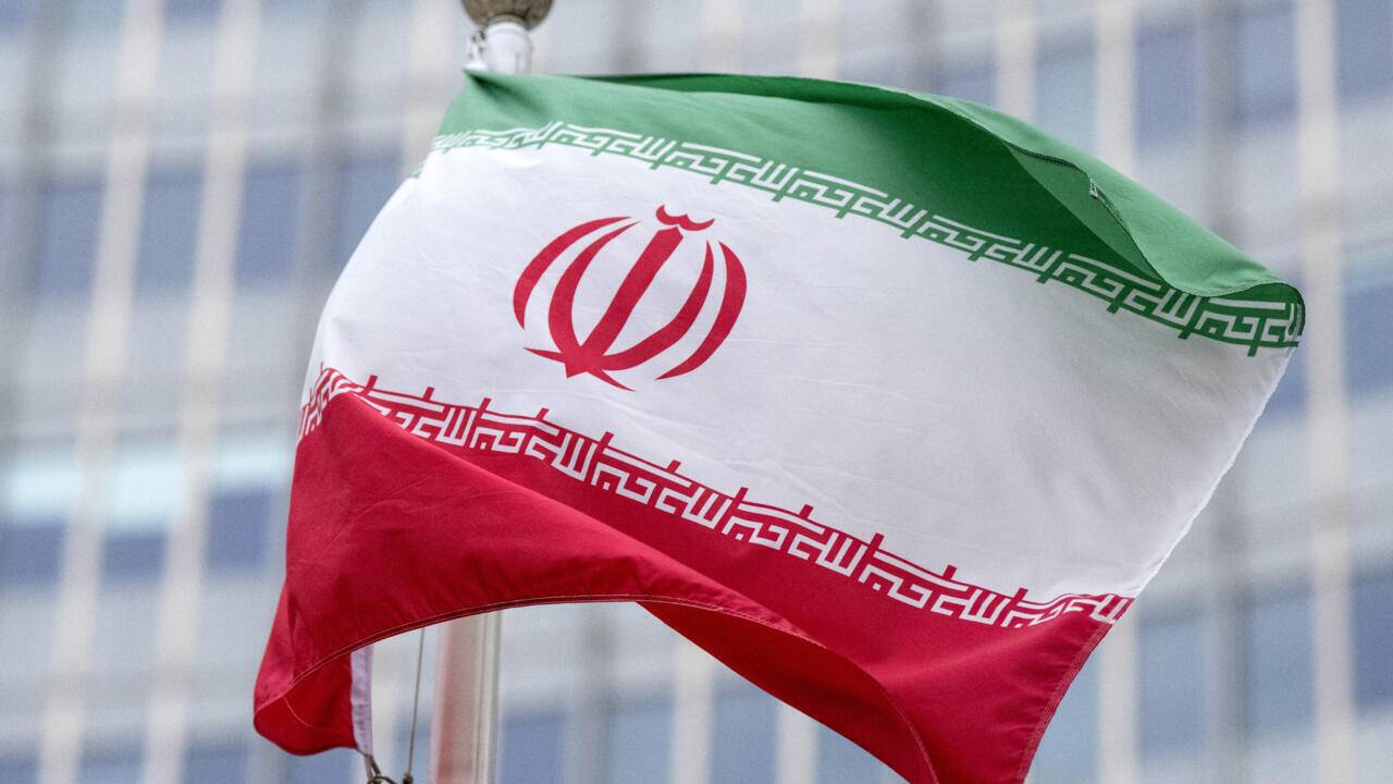 النواب الإيرانيون يؤيدون تعليق التعاون مع المنظمة الدولية للطاقة الذرية