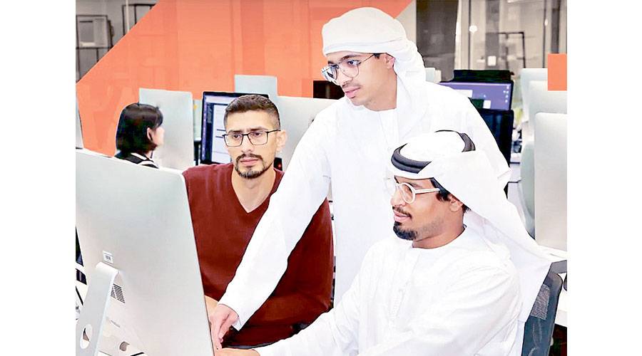 خلال تطبيقات البرنامج خلال تطبيقات البرنامج
