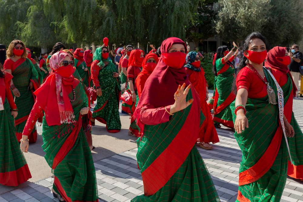 بنغلاديش تلغي تسمية النساء في الإدارات الحكومية بـ«السيد» بنغلاديش تلغي تسمية النساء في الإدارات الحكومية بـ«السيد»