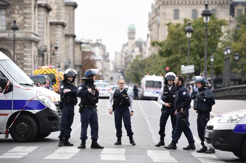 إجراءات أمنية مشددة في فرنسا لتأمين احتفالات 14 يوليو إجراءات أمنية مشددة في فرنسا لتأمين احتفالات 14 يوليو