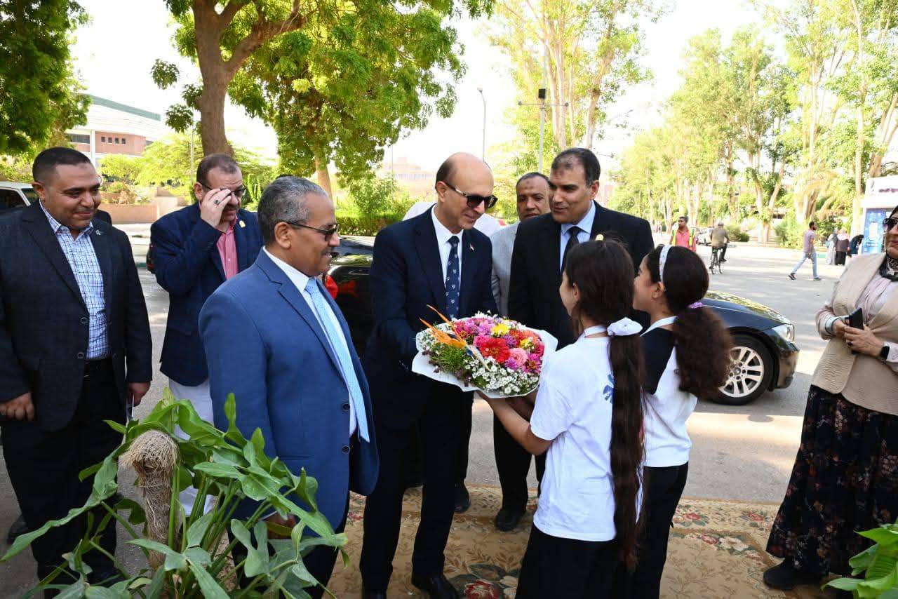 حديقة للنباتات والأشجار النادرة في جامعة مصرية