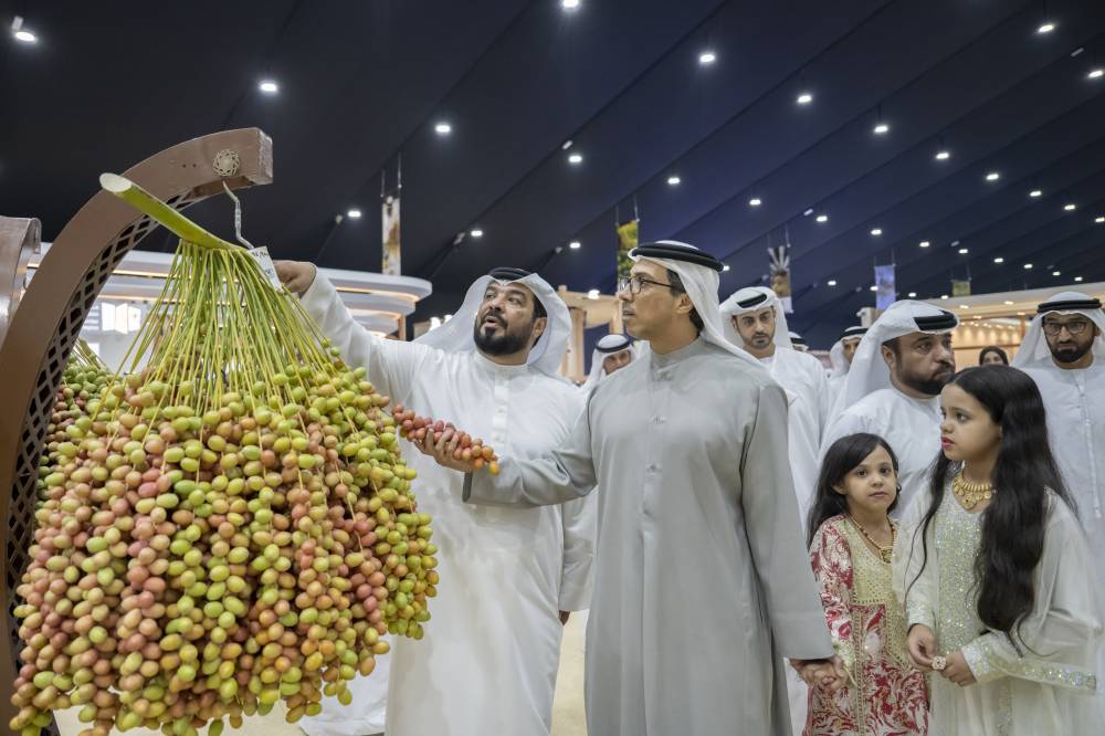 منصور بن زايد: بدعم محمد بن زايد الزراعة تشهد نمواً كبيراً