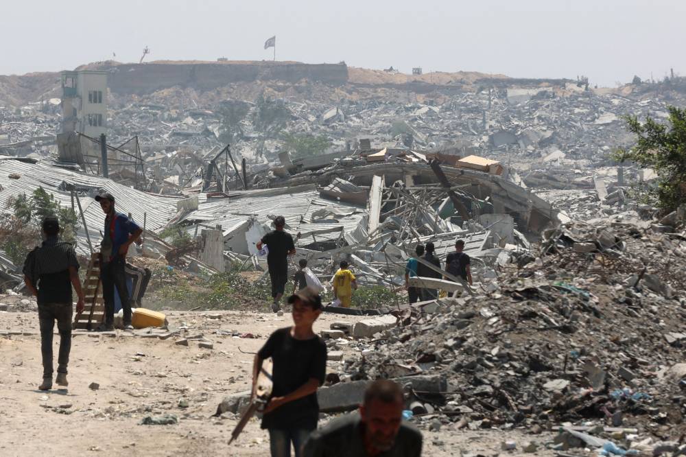 الجيش الإسرائيلي ينفذ عمليات على مشارف مدينة غزة قبل احتلالها الجيش الإسرائيلي ينفذ عمليات على مشارف مدينة غزة قبل احتلالها