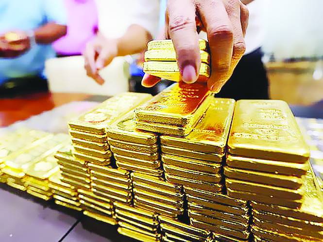 الذهب ينتعش من أدنى مستوياته في أسبوعين مترقباً اجتماع ترامب وزيلينسكي 
