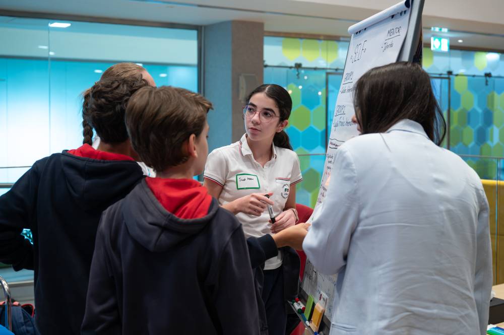 «طاقة أبوظبي» توسّع «روّاد المستقبل» وتستهدف 10 آلاف طالب