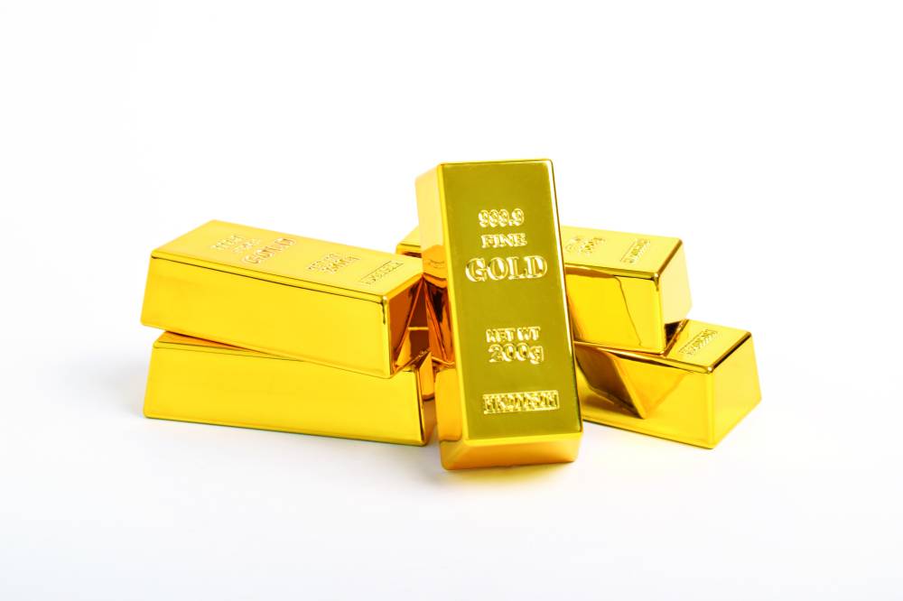 الذهب يختتم أسبوع مكاسب ويتجه لمستوى غير مسبوق 