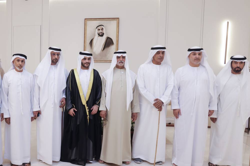 نهيان بن مبارك يحضر 4 أفراح في العين 