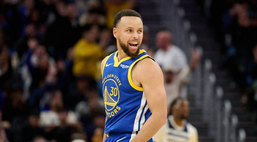 كري يسجل من مسافة 100 قدم 