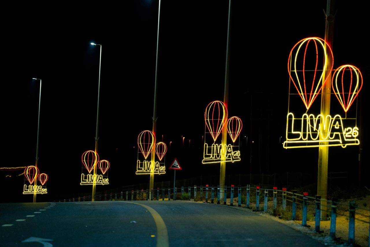 ليوا تتزين لاستقبال زوار مهرجانها الدولي 