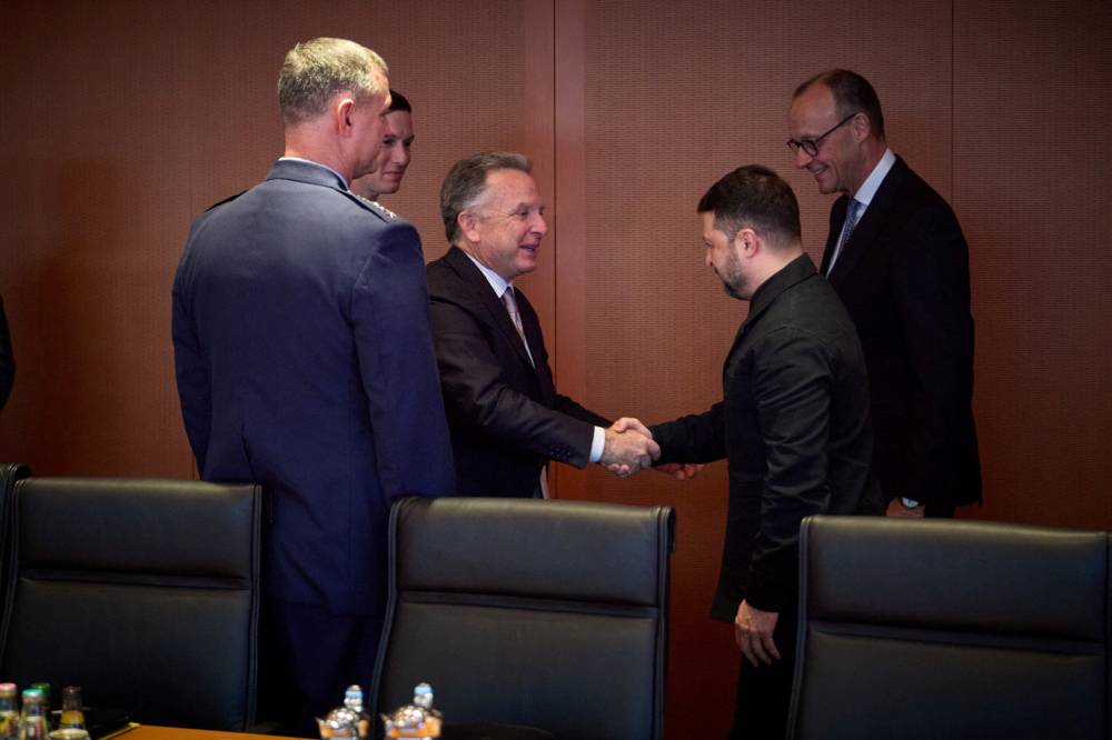 أوكرانيا تتخلى عن الانضمام لـ«الناتو» مقابل ضمانات أمنية 