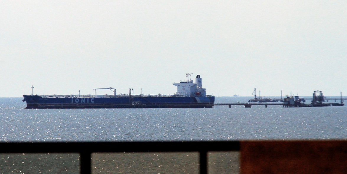 توترات فنزويلا تدعم النفط في بداية تعاملات الأسبوع 