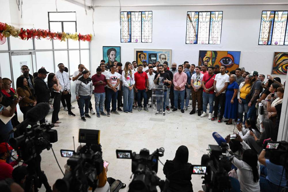 فنزويليون رُحّلوا إلى السلفادور يطالبون بإعادة محاكمتهم في أمريكا 