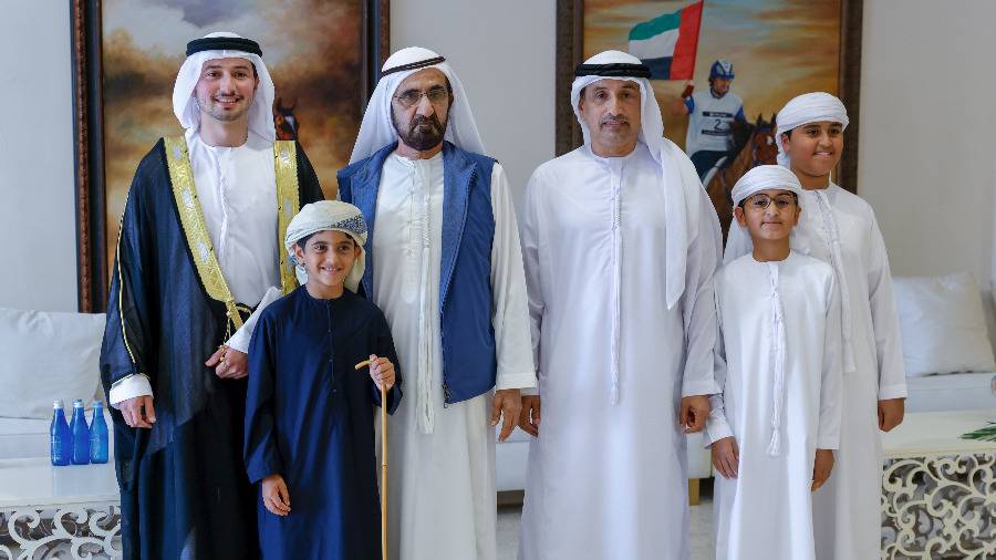 محمد بن راشد يحضر أفراح الفلاسي والسويدي 