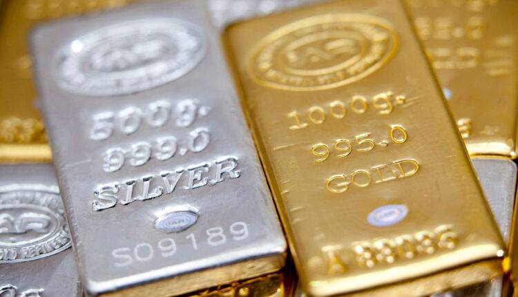 الذهب يهوي 3.5% إلى 4374 دولاراً 