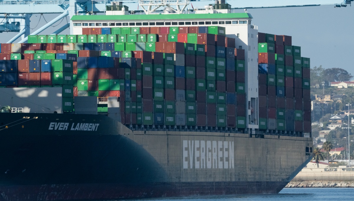 أمريكا تسجل عجزاً قياسياً في ديسمبر.. 145 مليار دولار بزيادة 67% 