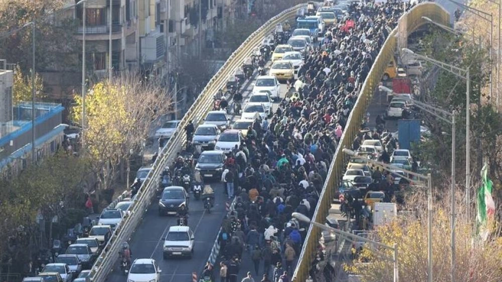 عراقجي يتهم أمريكا وإسرائيل «بالتدخل مباشرة» في احتجاجات إيران 