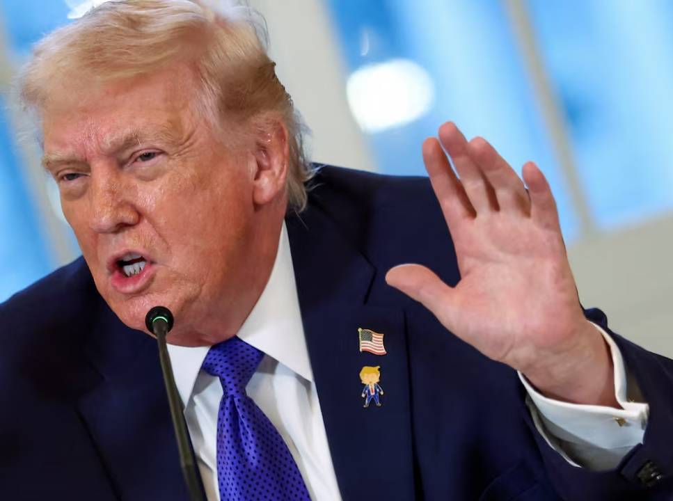 قلق مصرفي إزاء دعوة ترامب لخفض فائدة بطاقات الائتمان 