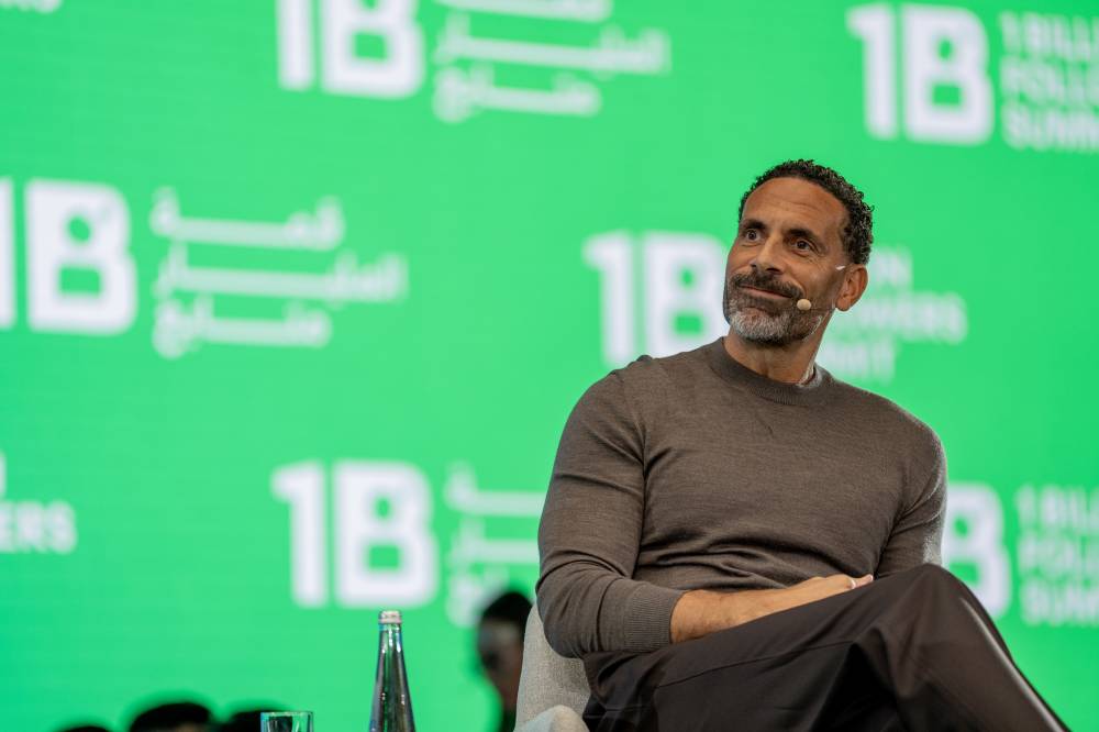 أسطورة كرة القدم ريو فرديناند: انتقلت للإقامة في دبي لبلوغ قمة جديدة باحتراف التأثير الإعلامي 