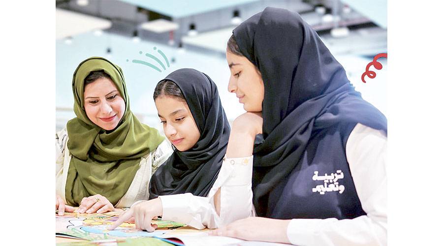 مدارس في دبي تمنع «الهودي» و«الجاكيتات» الملونة 