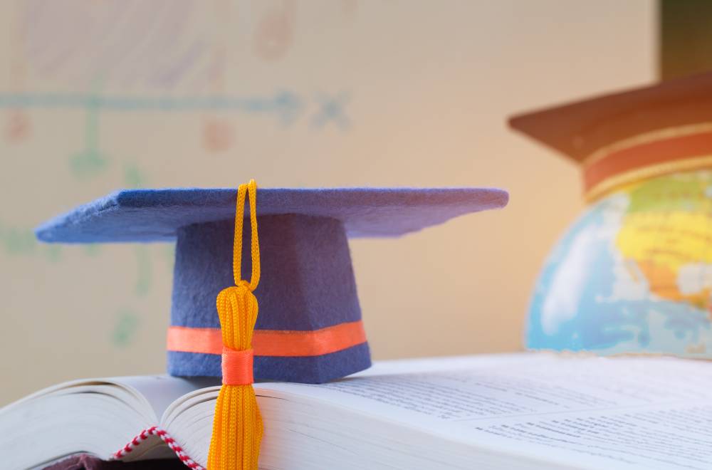 «التعليم العالي» تعترف تلقائياً بشهادات 34 مؤسسة بالدولة 