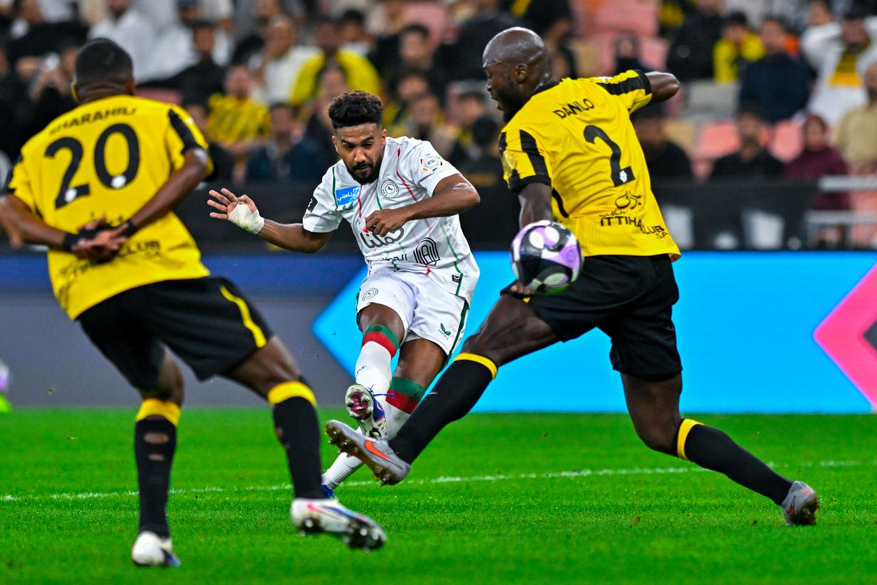 بهدف الغنام .. الاتفاق يسقط الاتحاد 