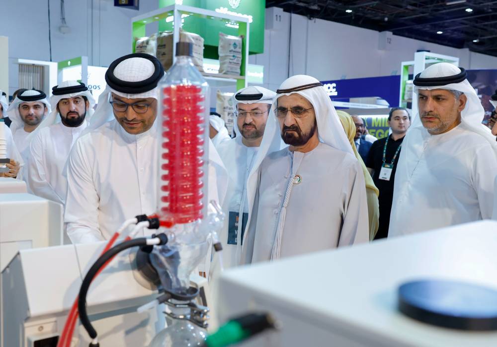 محمد بن راشد يطلع على مشاركات عالمية ومحلية في معرض «عالم القهوة دبي» 
