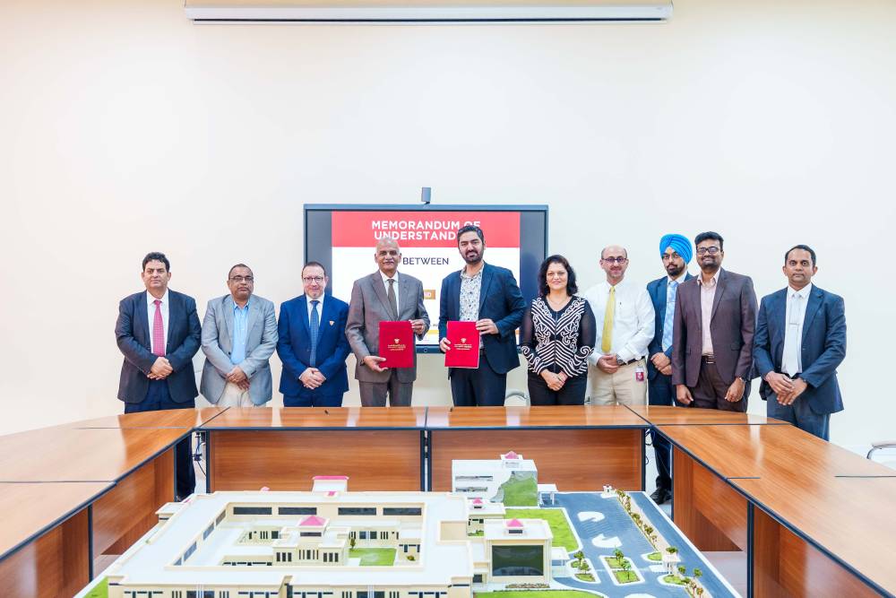 جامعة الخليج الطبية تتعاون مع «داتافيف» لتعزيز الذكاء الاصطناعي في الرعاية الصحية 