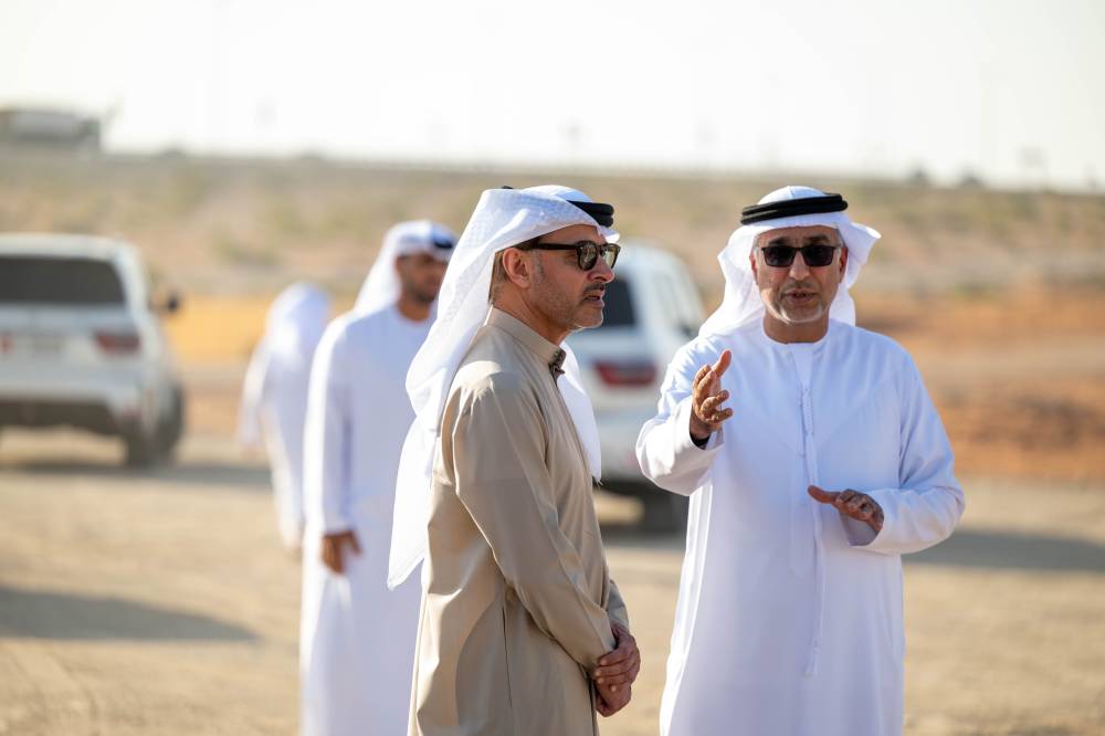 هزاع بن زايد يزور بحيرة زاخر والمخيمات الشتوية في منطقة العين 