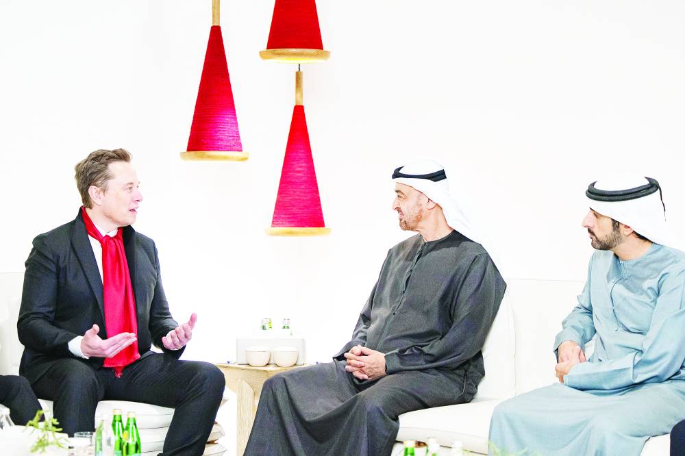 حمدان بن محمد.. قيادة شابة واجهت المتغيرات بالابتكار 