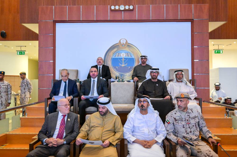 محمد بن زايد وإلهام علييف يشهدان تمرين «درع السلام» 