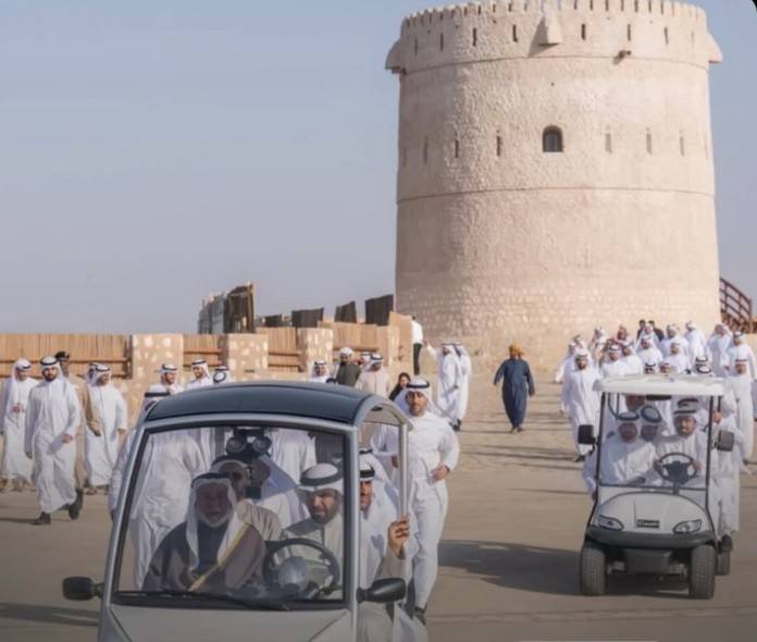 حاكم الشارقة يفتتح برج المضارسة بعد ترميمه 