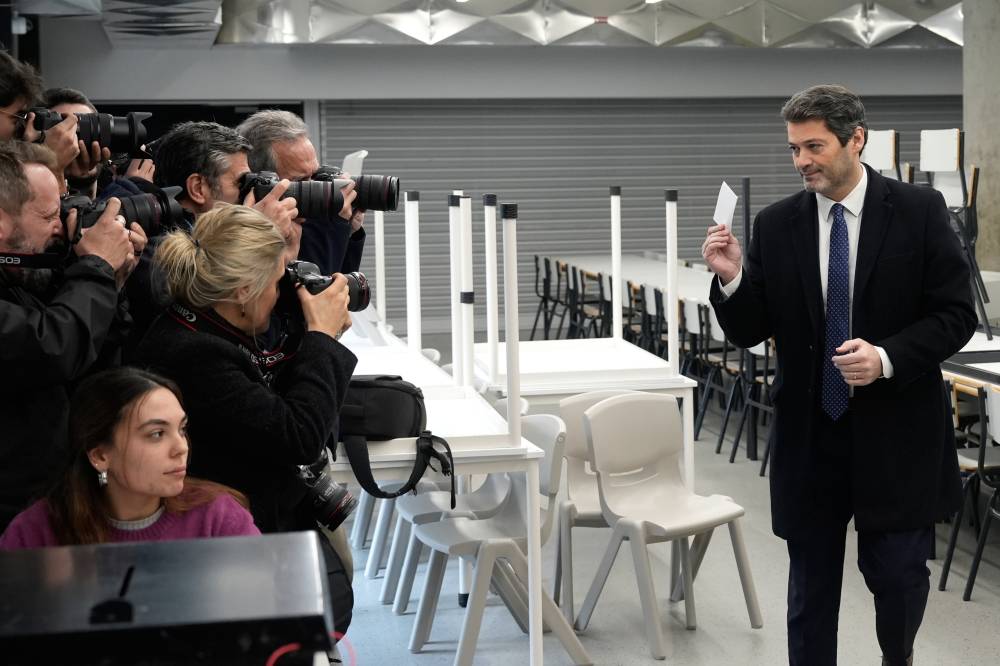 ترقب نتائج انتخابات اليابان.. وجولة ثانية للرئاسية في البرتغال 