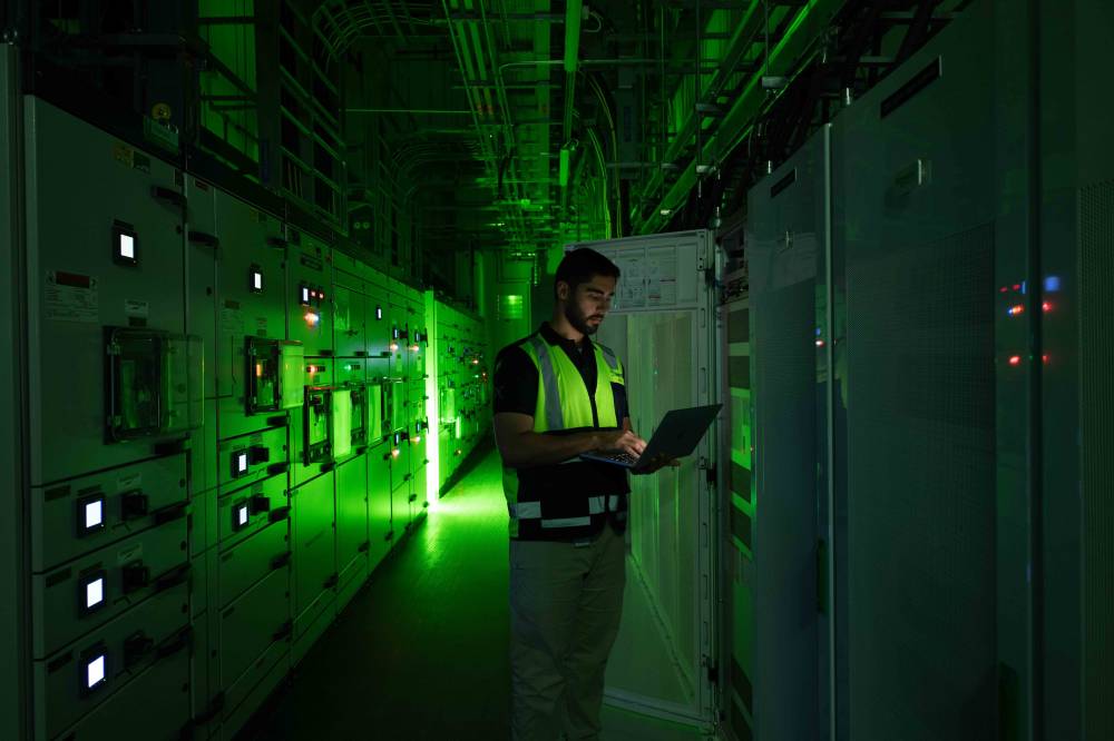 مراكز البيانات تجذب اهتمام الحكومات والشركات 