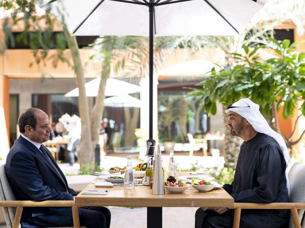 محمد بن زايد والسيسي: السلام العادل أساسه «حل الدولتين» 