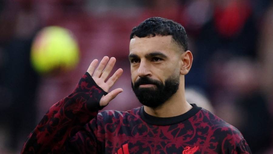 الدوري السعودي يفاوض محمد صلاح.. وأجر بنزيمة يغضب رونالدو 