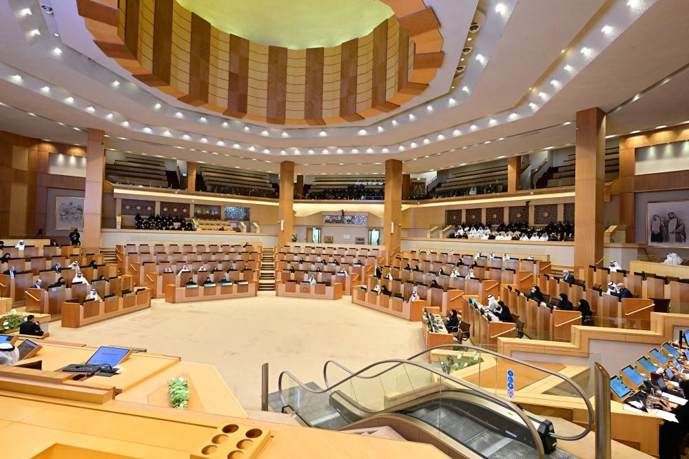 تقرير برلماني يطالب بحد أدنى لأجور موظفي الحكومة الاتحادية 