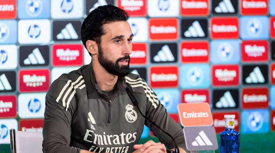 مدرب ريال مدريد يرد السخرية لفليك بعد خسارة برشلونة برباعية 