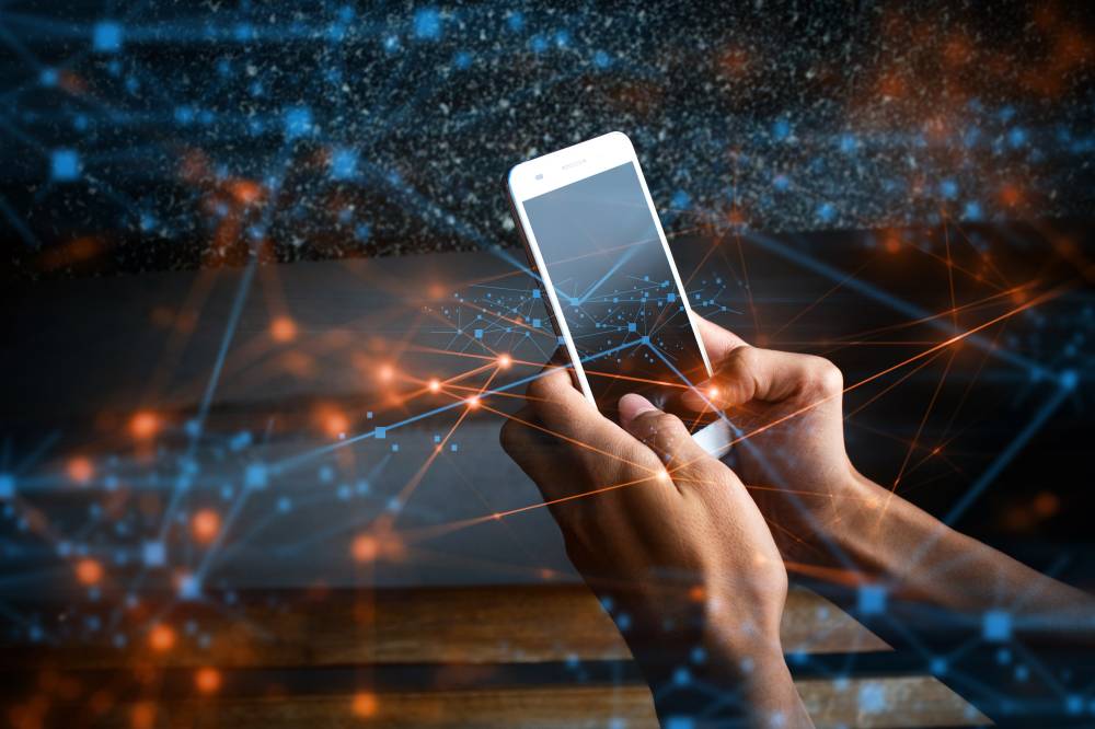 كيف تعرف أن الهاتف المتحرك متوافق مع شبكات الإمارات؟ 