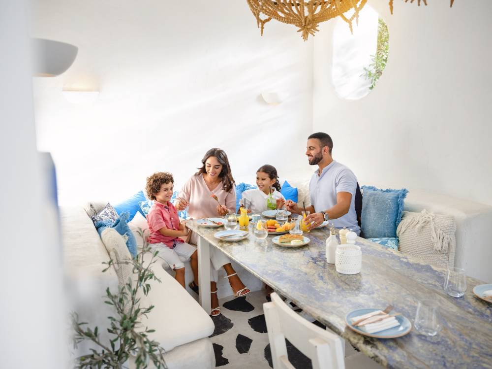 هل يمكن الحصول على إقامة «عقار» في دبي وكم مدتها؟ 