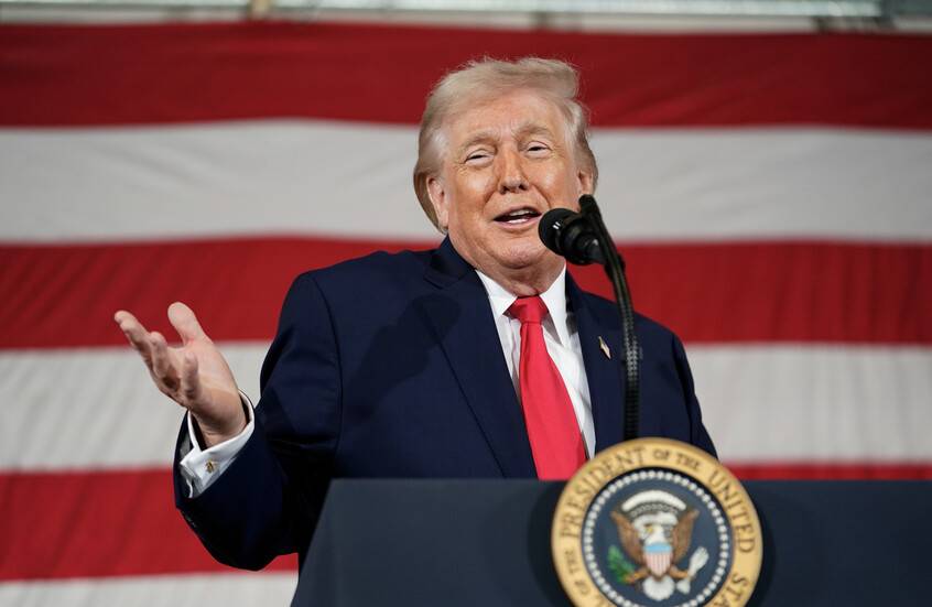 ملفات الفضائيين قادمة.. ترامب يكلف الوكالات الاتحادية بنشر ما لديها بشأنهم 