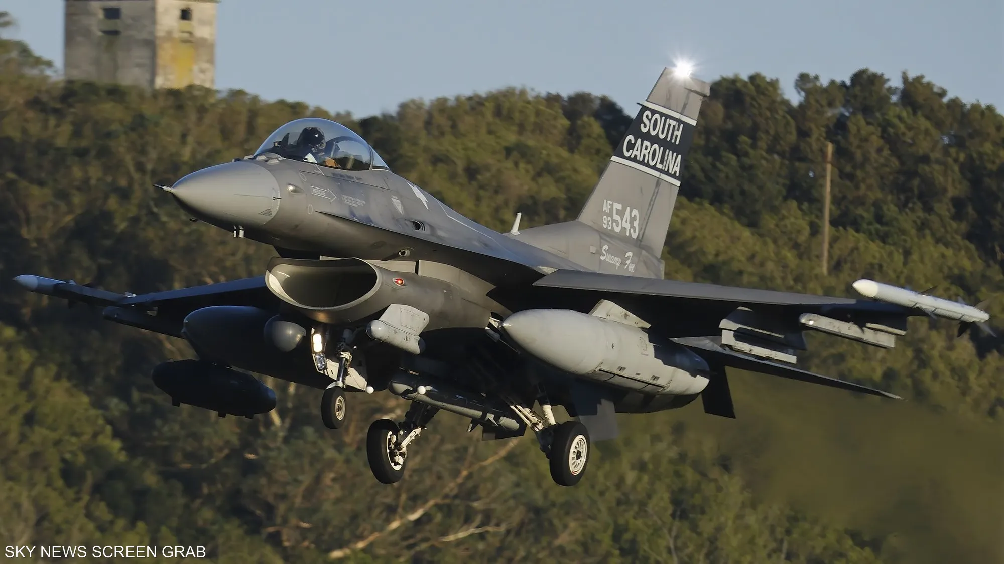 حشد عسكري أمريكي متزايد.. واشنطن ترسل «القطط الغاضبة» للشرق الأوسط 