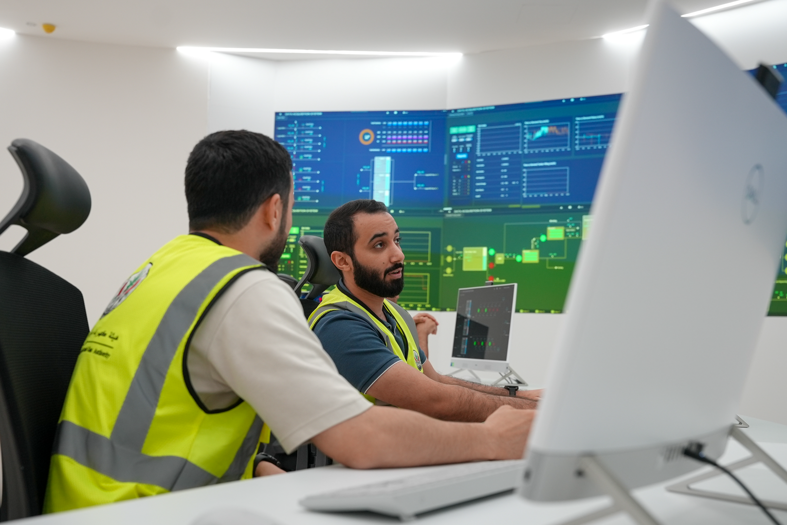 “كهرباء الشارقة” تنجز المرحلة الأولى من نظام التحكم ومراقبة المياه