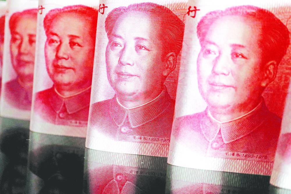 الصين توقف ارتفاع اليوان وتوجهات أسعار الفائدة تدفع العملات الأخرى 