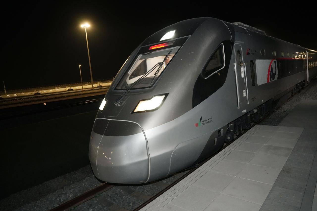 قطارات الاتحاد تنقل 350 راكباً عبر مسار الغويفات- الفاية 